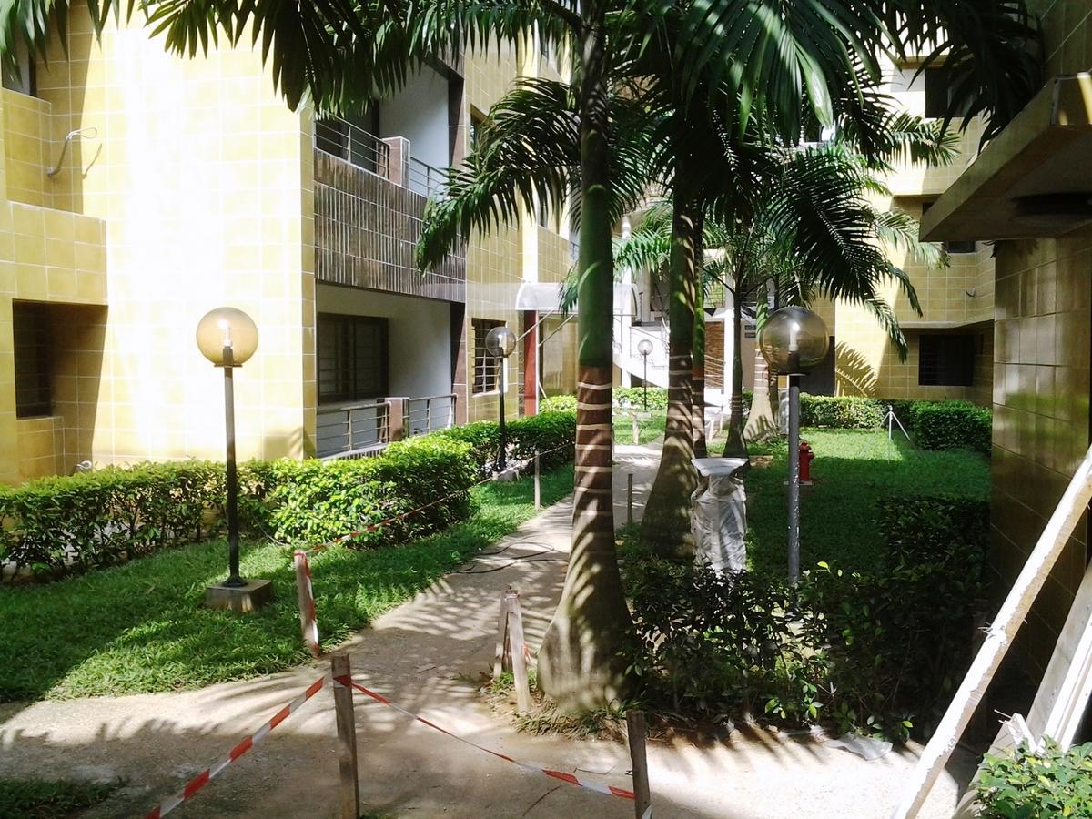 Hotel Le Vaisseau Abidjan Bagian luar foto