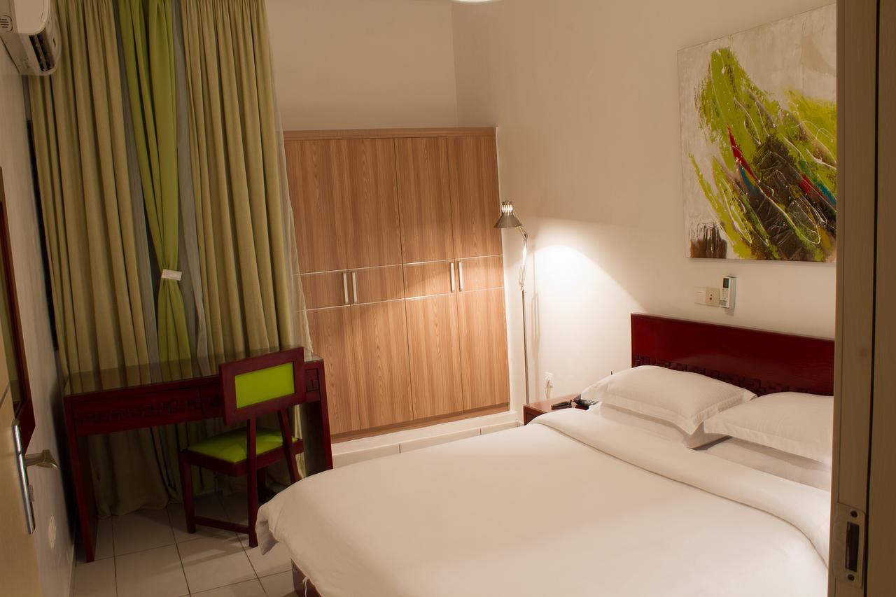 Hotel Le Vaisseau Abidjan Bagian luar foto