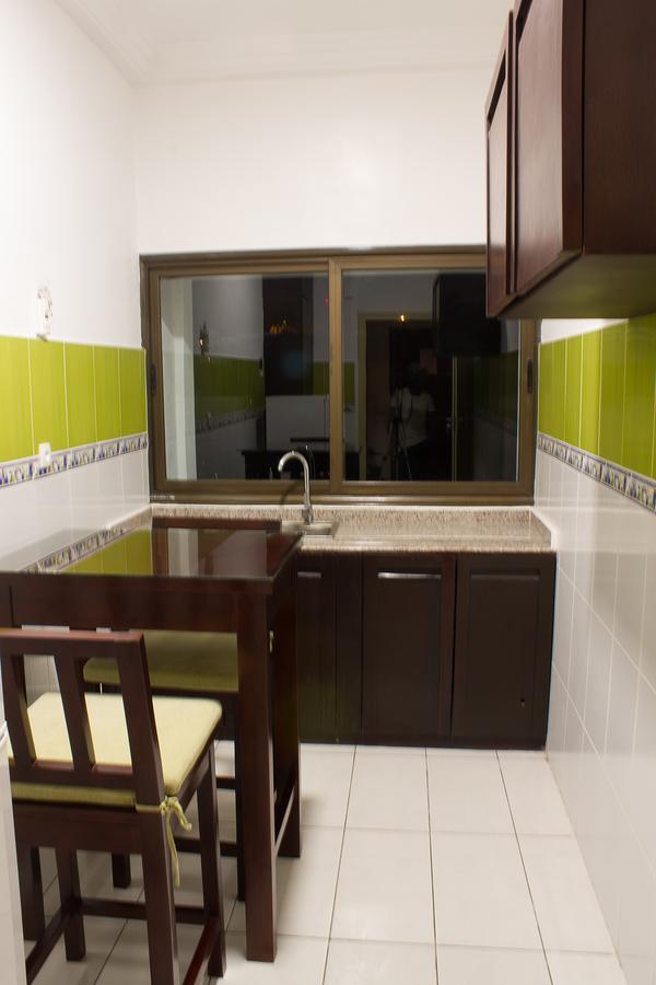 Hotel Le Vaisseau Abidjan Bagian luar foto
