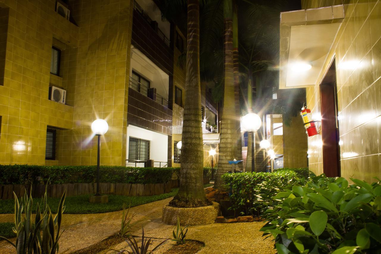 Hotel Le Vaisseau Abidjan Bagian luar foto