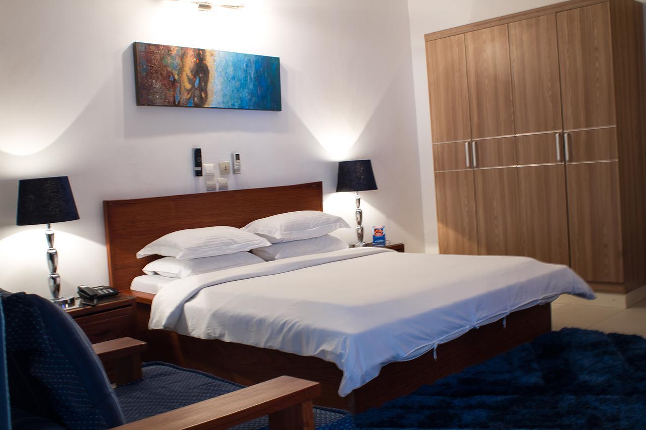 Hotel Le Vaisseau Abidjan Bagian luar foto
