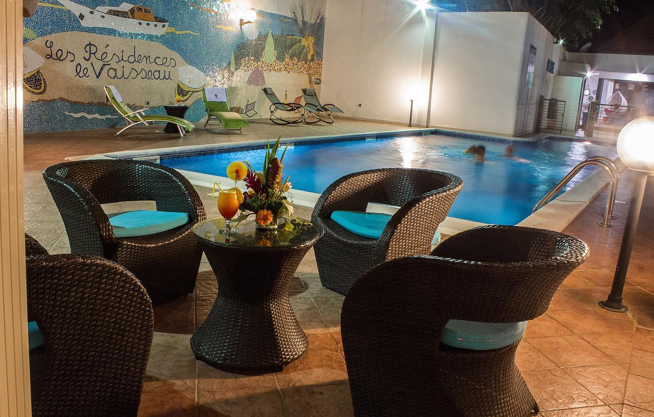 Hotel Le Vaisseau Abidjan Bagian luar foto