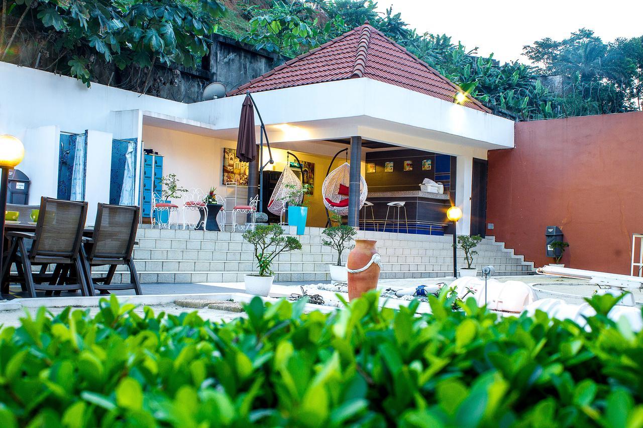 Hotel Le Vaisseau Abidjan Bagian luar foto