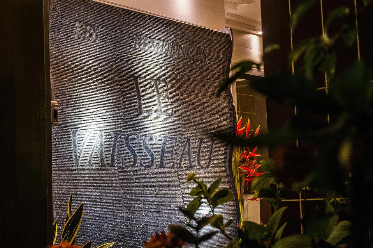Hotel Le Vaisseau Abidjan Bagian luar foto