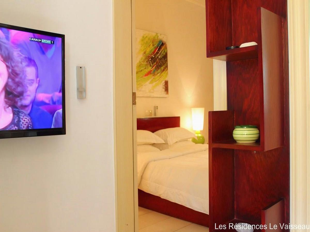 Hotel Le Vaisseau Abidjan Bagian luar foto
