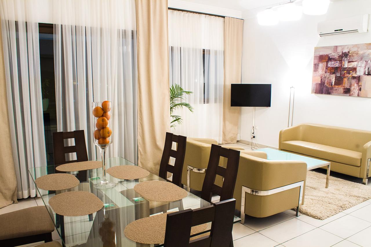 Hotel Le Vaisseau Abidjan Bagian luar foto